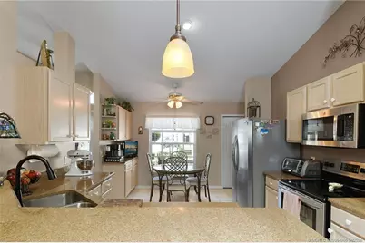 526 NE Vanda Terrado, Jensen Beach, FL 34957 - Photo 17