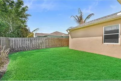 526 NE Vanda Terrado, Jensen Beach, FL 34957 - Photo 35