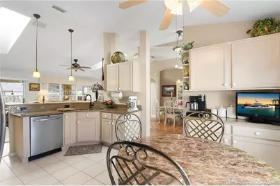 526 NE Vanda Terrado, Jensen Beach, FL 34957 - Photo 15