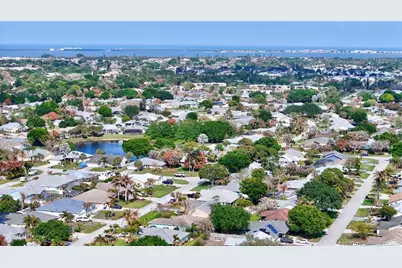 526 NE Vanda Terrado, Jensen Beach, FL 34957 - Photo 37