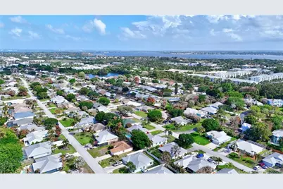 526 NE Vanda Terrado, Jensen Beach, FL 34957 - Photo 39