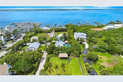 5237 NE Shore Village Terrace, Stuart, FL 34996 - Photo 11