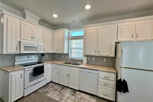 138 NE Coastal Dr, Jensen Beach, FL 34957 - Photo 3