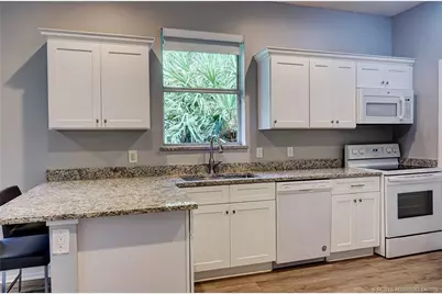 18421 Lake Bend Drive, Jupiter, FL 33458 - Photo 15