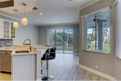18421 Lake Bend Drive, Jupiter, FL 33458 - Photo 9