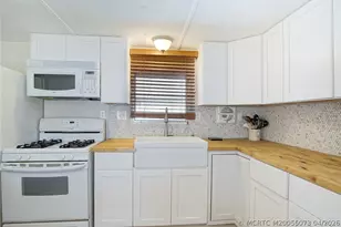 4736 NE Blue Heron Ln, Jensen Beach, FL 34957 - Photo 19