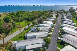 4736 NE Blue Heron Ln, Jensen Beach, FL 34957 - Photo 37
