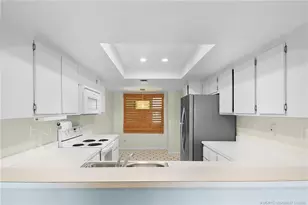 529 NE Plantation Rd, Stuart, FL 34996 - Photo 11