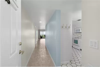 529 NE Plantation Road #105, Stuart, FL 34996 - Photo 7