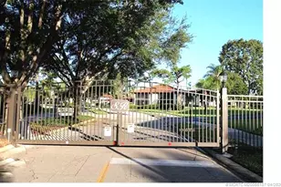 911 SW South River Dr, Stuart, FL 34997 - Photo 5