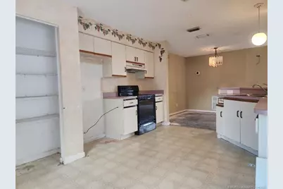 742 SW Nichols Terrace, Port Saint Lucie, FL 34953 - Photo 9