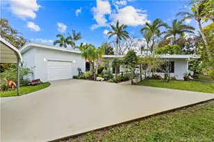 505 SW North Carolina Dr, Stuart, FL 34994 - Photo 1