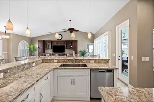 5688 SE Pot O Gold Pl, Stuart, FL 34997 - Photo 17