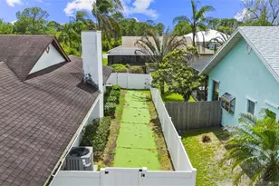 992 SE Thornhill Dr, Port Saint Lucie, FL 34983 - Photo 3