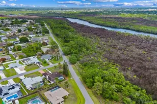 992 SE Thornhill Dr, Port Saint Lucie, FL 34983 - Photo 45