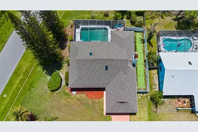 992 SE Thornhill Drive, Port Saint Lucie, FL 34983 - Photo 3