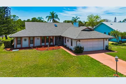 992 SE Thornhill Drive, Port Saint Lucie, FL 34983 - Photo 1