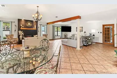 992 SE Thornhill Drive, Port Saint Lucie, FL 34983 - Photo 9