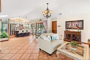 992 SE Thornhill Dr, Port Saint Lucie, FL 34983 - Photo 7