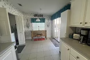 6225 Holly Ln, Lantana, FL 33462 - Photo 11