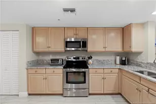 579 NE Plantation Rd, Stuart, FL 34996 - Photo 15