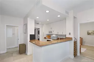 421 NE Plantation Rd, Stuart, FL 34996 - Photo 9