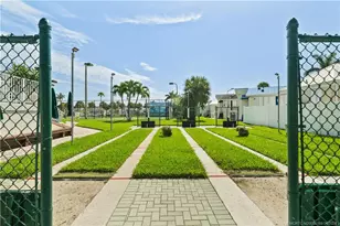 2005 Nettles Blvd, Jensen Beach, FL 34957 - Photo 33