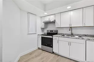 1564 SE Royal Green Cir, Port Saint Lucie, FL 34952 - Photo 9