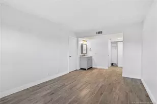 1564 SE Royal Green Cir, Port Saint Lucie, FL 34952 - Photo 15