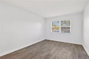 1564 SE Royal Green Cir, Port Saint Lucie, FL 34952 - Photo 13