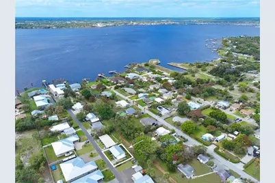 1114 NE Orange Avenue, Jensen Beach, FL 34957 - Photo 25