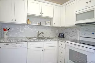 2600 SE Ocean Blvd, Stuart, FL 34996 - Photo 5