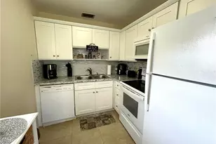 2600 SE Ocean Blvd, Stuart, FL 34996 - Photo 3