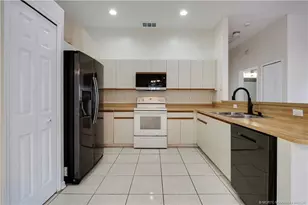 3412 SE East Snow Rd, Port Saint Lucie, FL 34984 - Photo 11