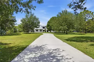 9809 SW Malibu Terrace, Palm City, FL 34990 - Photo 5