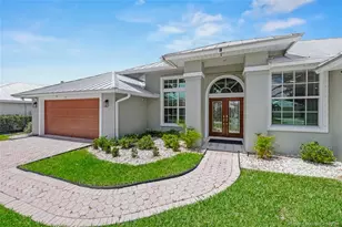801 SW Lighthouse Dr, Palm City, FL 34990 - Photo 5