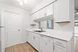 4047 NW Cinnamon Tree Cir, Jensen Beach, FL 34957 - Photo 5