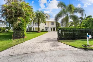 5675 SE Orange St, Stuart, FL 34997 - Photo 3