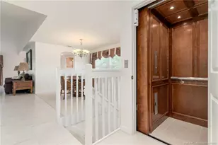 1527 SE Prestwick Ln, Port Saint Lucie, FL 34952 - Photo 5