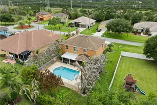 5805 NW Breezy Brook Ct, Port Saint Lucie, FL 34986 - Photo 1