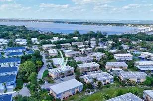 2950 SE Ocean Blvd, Stuart, FL 34996 - Photo 17