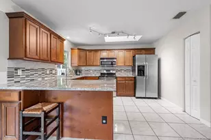 3143 SE Banyan St, Stuart, FL 34997 - Photo 11