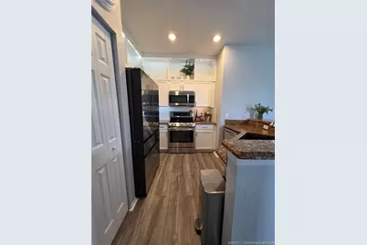1560 SE Hampshire Way #204, Stuart, FL 34994 - Photo 9