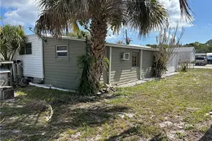 1574 NE Oriole Ave, Stuart, FL 34994 - Photo 9