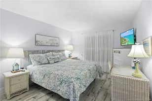 379 NE Tradewind Ln, Stuart, FL 34996 - Photo 19