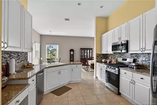 420 NW Aqua Vista Ln, Saint Lucie West, FL 34986 - Photo 9