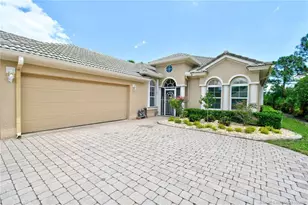 4615 NW Wandering Oak Ct, Jensen Beach, FL 34957 - Photo 9
