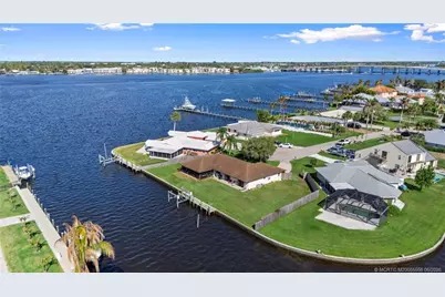 2086 SW Gull Harbor Lane, Palm City, FL 34990 - Photo 1