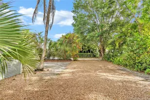 542 SW Halpatiokee St, Stuart, FL 34994 - Photo 31