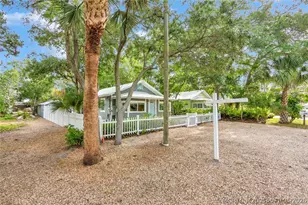 542 SW Halpatiokee St, Stuart, FL 34994 - Photo 33